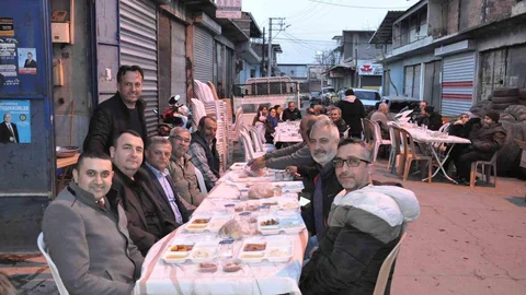 Salihli Esnafı Geleneksel İftarda Bir Araya Geldi