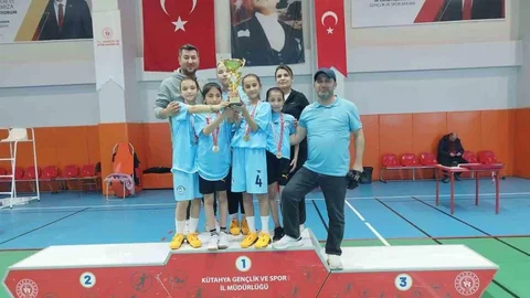 Hisarcık Şehitler Ortaokulu Badminton Takımı Başarılı