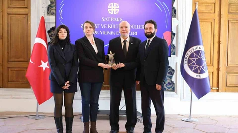 Yıldız Teknik Üniversitesi Ödül Töreni