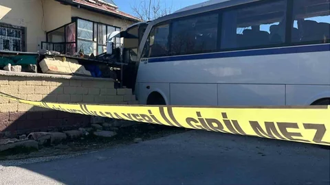Konya'da Öğrenci Servisi Kazası