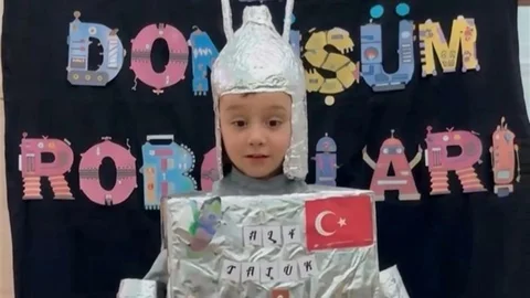 Aydıntepe'de Robot Defilesi Yapıldı