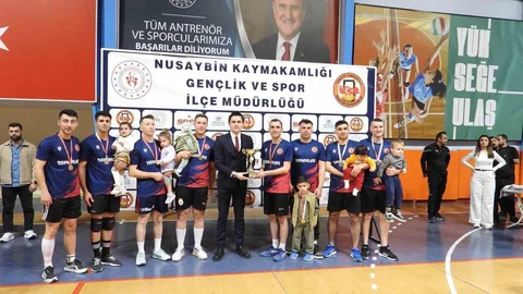 Nusaybin'de Voleybol Turnuvası Sonuçlandı