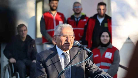 Erciyes Üniversitesi'nde Kızılay Giyim Merkezi Açıldı