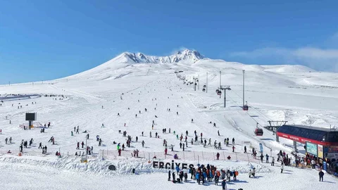 Erciyes Kayak Merkezi Ziyaretçilerini Bekliyor