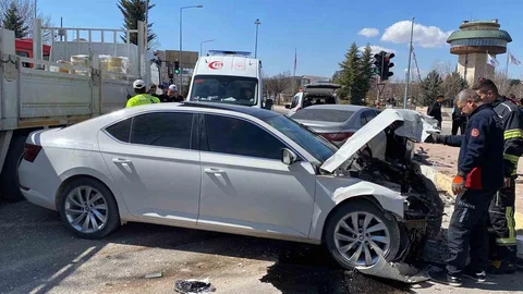 Elazığ'da Trafik Kazası: 6 Yaralı