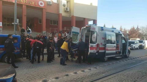 Kocaeli'de Adliye Önünde Bıçaklama Olayı