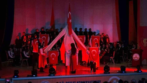 Liselilerden Anma Günü Gösterisi Edirne'de Gerçekleşti