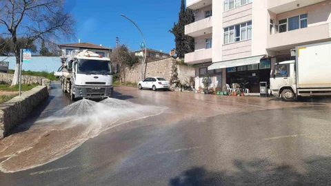 Dilovası'nda Ramazan Temizliği Yapılıyor