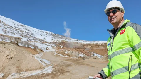 Sivas'ta Taş Kırma Tesisi Sezonu Açıldı