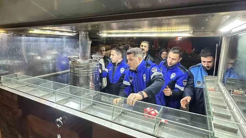 İzmir'de Fahiş Çay Fiyatları Denetlendi