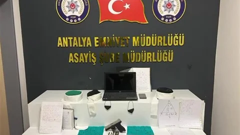 Antalya'da Dini Dolandırıcılık Operasyonu