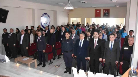 Tomarza'da İstiklâl Marşı Kutlaması