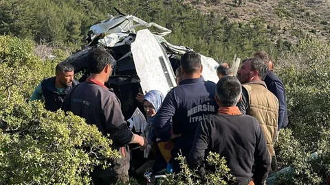 Mersin'de İşçi Servisi Uçuruma Düştü