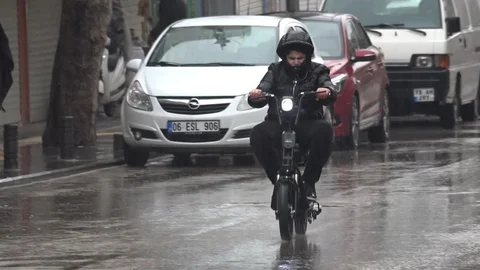 Kilis'te Sağanak Yağış Etkili Oluyor