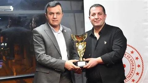 Hakkari'de Üç Bant Bilardo Turnuvası Tamamlandı