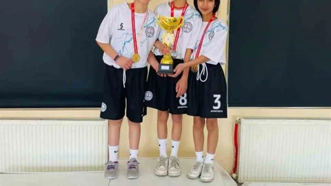 Hamur'da Masa Tenisi Müsabakaları Sonuçlandı