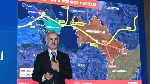Ulaştırma Bakanı Uraloğlu'ndan Yol Bakım Açıklaması