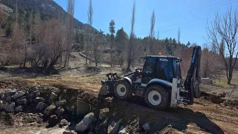 Adana'da Yağışlar Sonrası Yol Yeniden Açıldı