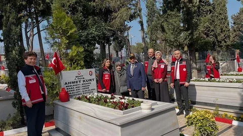 Balıkesir'de Şehitlere Vefa Ziyareti Yapıldı