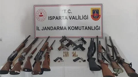 Eğirdir'de Ruhsatsız Silah Operasyonu