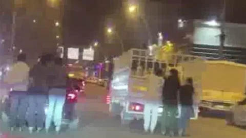 Diyarbakır'da Patenli Gençlerin Tehlikeli Yolu