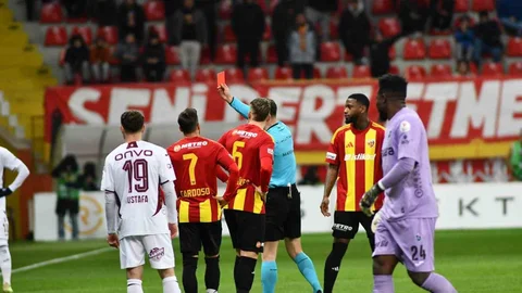 Dorukhan Toköz'e 2 Maç Ceza Verildi