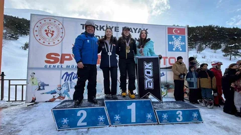 Kayseri Snowboard Şampiyonası'nda Zirvede