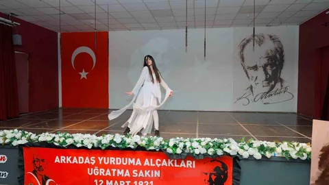 Gaziantep Kolej Vakfı'nda Bayrak Töreni