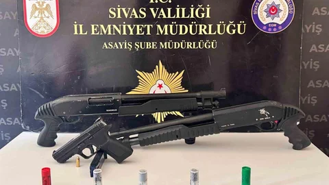 Sivas'ta Araçlara Ateş Açan Şüpheliler Yakalandı