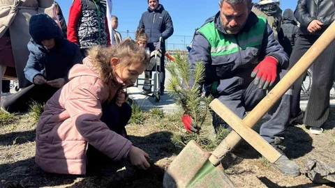 Kayseri'de Anlamlı Ağaç Dikim Etkinliği