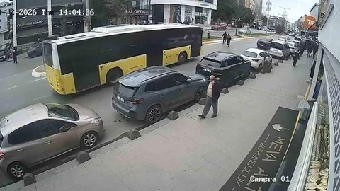 İstanbul'da İETT Otobüsüyle Kaza