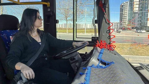 Diyarbakır'da Kadınlar Otobüs Şoförü Olmak İçin Eğitim Alıyor