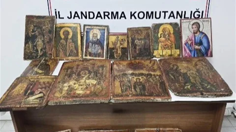 Samsun'da Tarihi Tablolar Ele Geçirildi