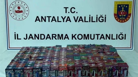 Döşemealtı'nda Kaçak Elektronik Sigara Yakalandı