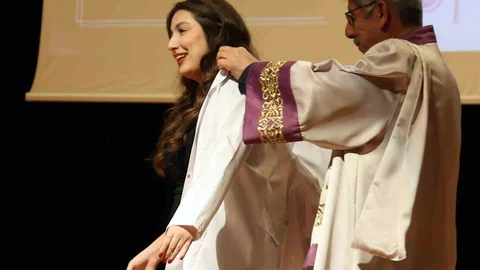 Geleceğin Hekimleri Beyaz Önlük Giydi