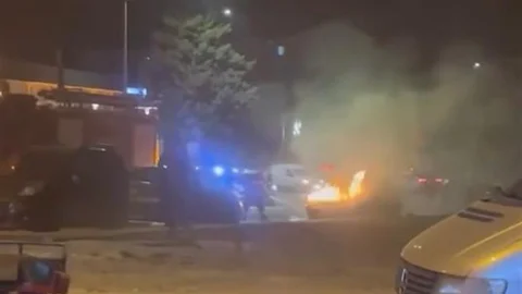 Elazığ'da Alev Alan Araç Söndürüldü