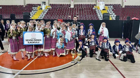 Isparta'da Halk Oyunları Şampiyonu