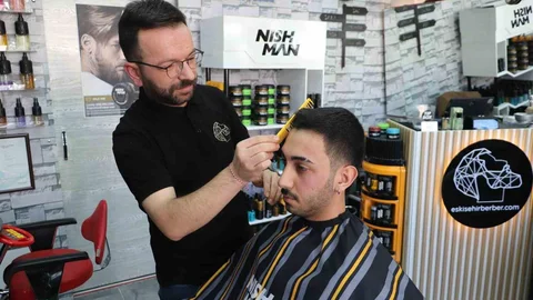 Eskişehir'de Kuaförler Bayram İçin Hazırlanıyor