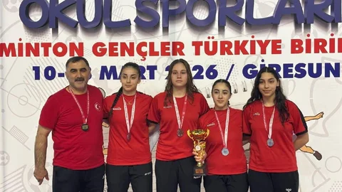 Erzincan Anadolu Lisesi Badminton Başarısı