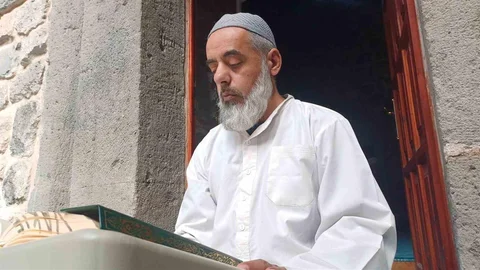 Kadir Gecesi İçin İtikafa Giriliyor