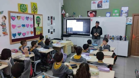 Sinop'ta Minik Eller Fidan Dikti