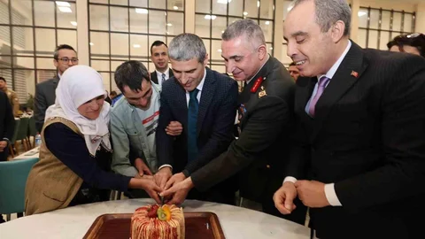 Afyonkarahisar'da Doğum Günü Sürprizi