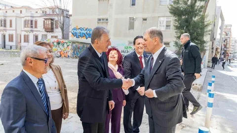 Cemil Tugay Sağlık Çalışanlarına Teşekkür Etti