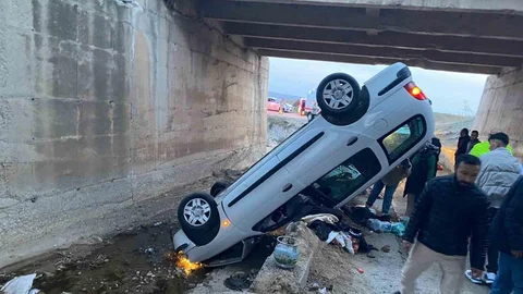 Kırıkkale'de Otomobil Devrildi, 4 Yaralı