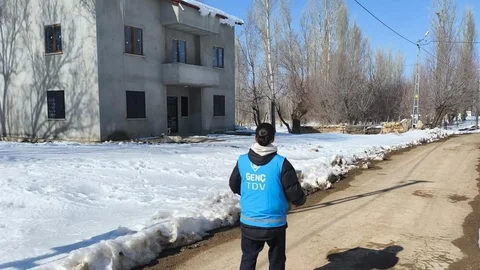 Kur'an Kursu Öğrencilerinden Yardım Eli