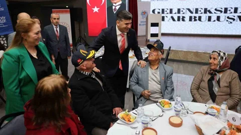 Mersin'de Şehit Aileleri İftarda Buluştu