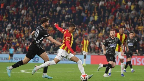 Göztepe ve Alanyaspor Tarafından 2-2 Beraberlik