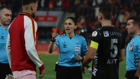 Süper Lig'de Kadın Hakem Dönemi Başladı