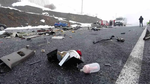 Tatvan'da Trafik Kazasında Üç Kişi Hayatını Kaybetti