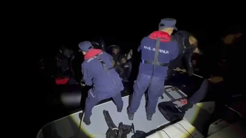 Çeşme Açıklarında Düzensiz Göçmen Yakalandı